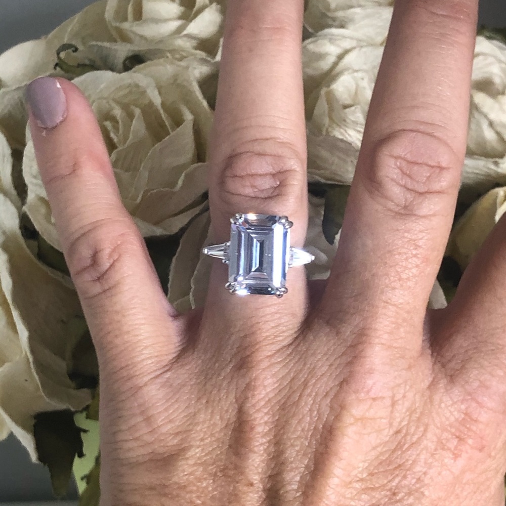 6ct Emerald cut AAA CZ 925 engagement ring - Picture 11 of 11